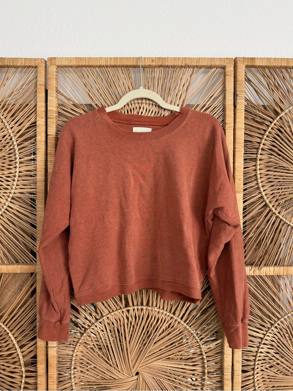 Aliya Wanek Women’s Rust Crewneck Pullover Sweatshirt Medium